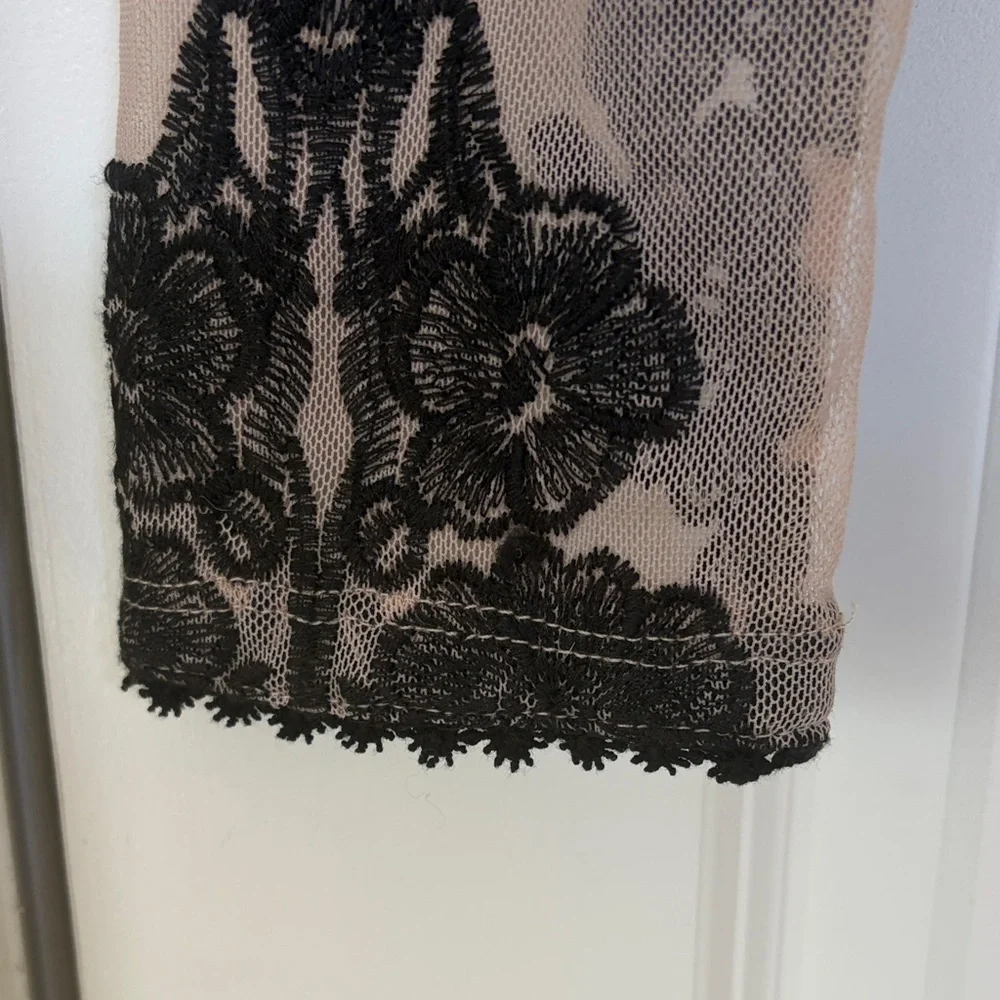 Altar'd State Black Floral Embroidered Sheer V-Neck Crop Top on Nude - Picture 5 of 7